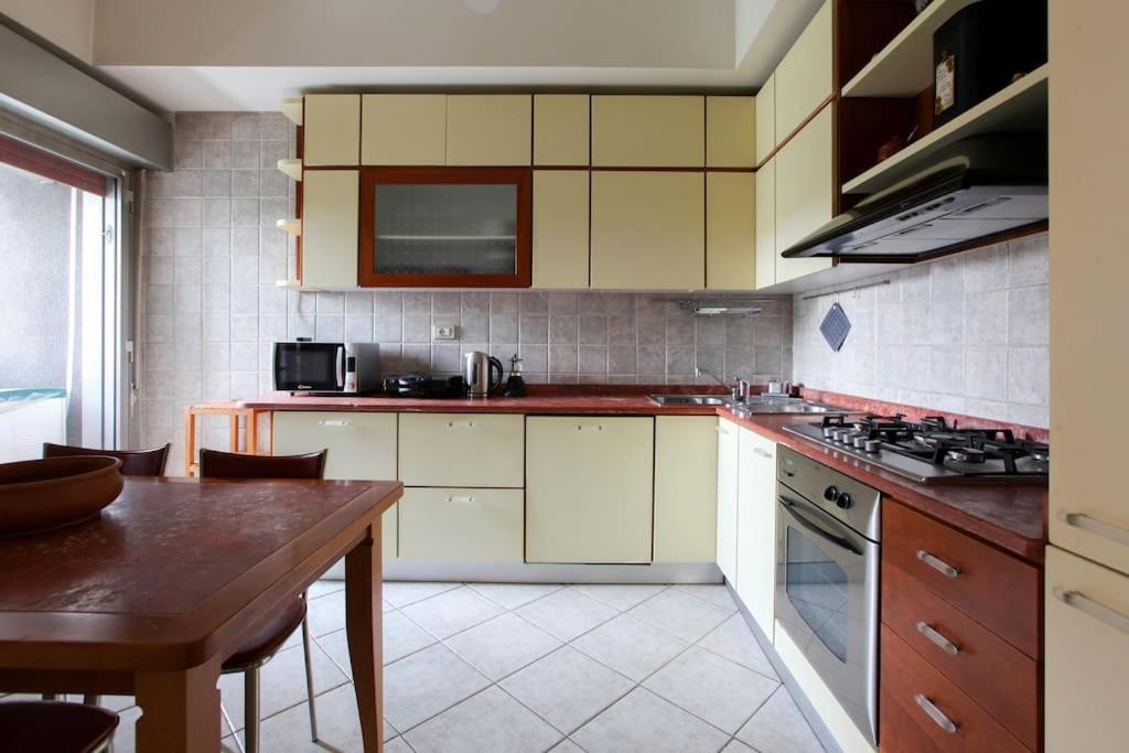 Fieramilano 3Br Apartment Luaran gambar