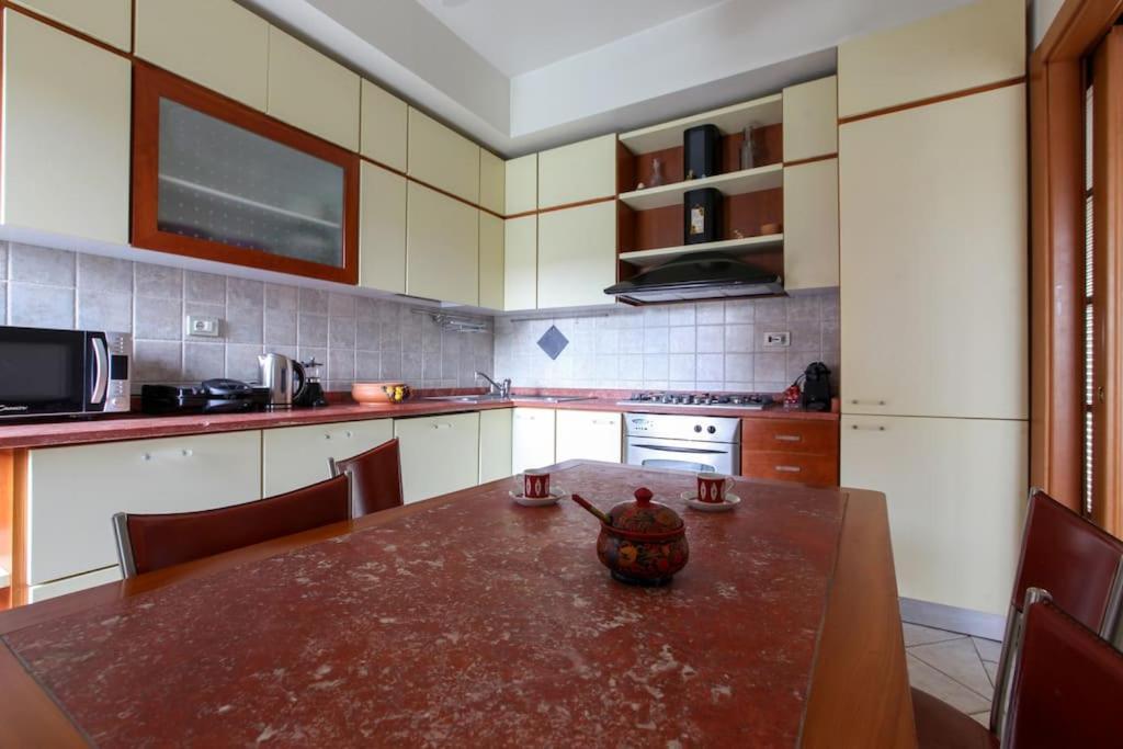 Fieramilano 3Br Apartment Luaran gambar